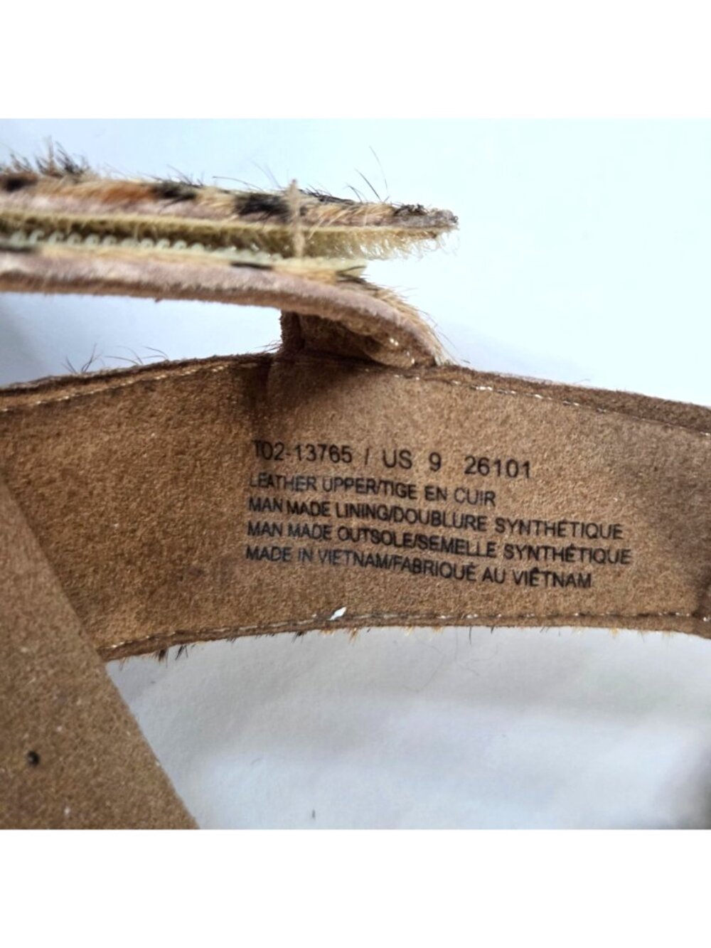 Taos Sandals 9 Trophy 2 Beige Cheetah Pony Hair Leather T Strap Comfort Shoes - Picture 2 of 11